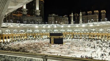 Khana Kaaba at night