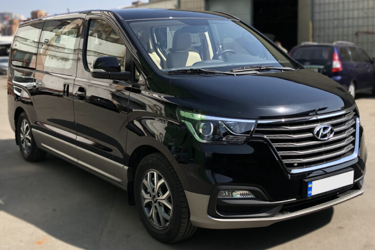 H1 Hyundai Taxi for Hajj and Umrah Pilgrims in Saudi Arabia